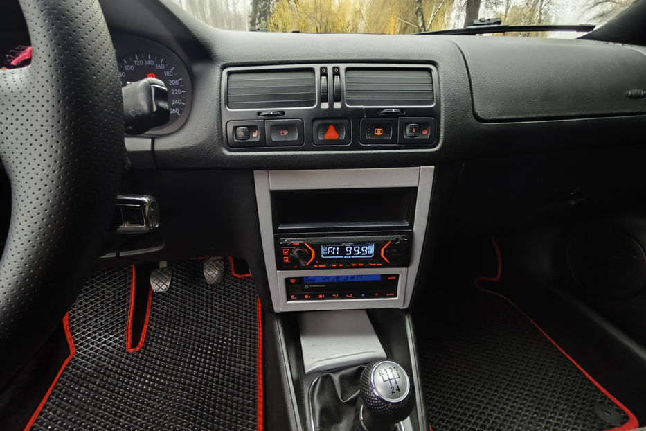 Продам Volkswagen Golf IV 1.8 МТ (125 к.с.) 1999 года в Киеве