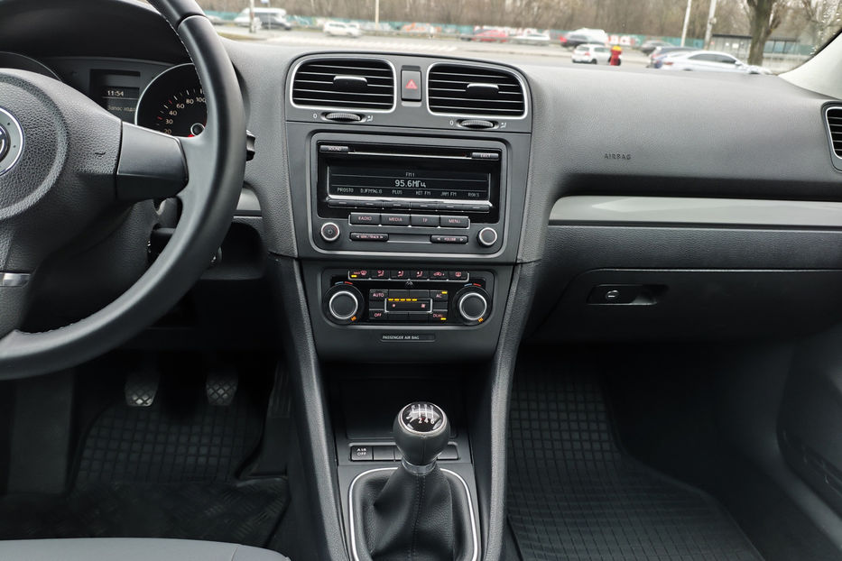 Продам Volkswagen Golf  VI 1.2 TSI MT (105 к.с.) 2012 года в Киеве