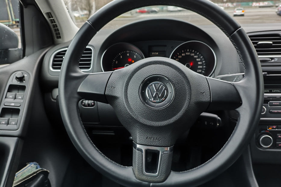 Продам Volkswagen Golf  VI 1.2 TSI MT (105 к.с.) 2012 года в Киеве