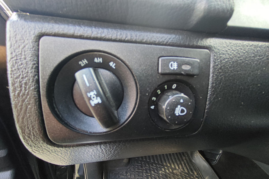 Продам SsangYong Rexton 2.7D AT (187 к.с.)  2006 года в Киеве