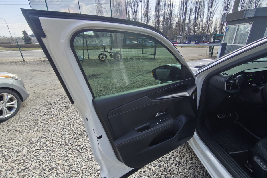 Продам Opel Mokka -e  50 kWh AT (136 к.с.) 2023 года в Киеве