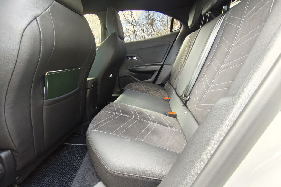 Продам Opel Mokka -e  50 kWh AT (136 к.с.) 2023 года в Киеве