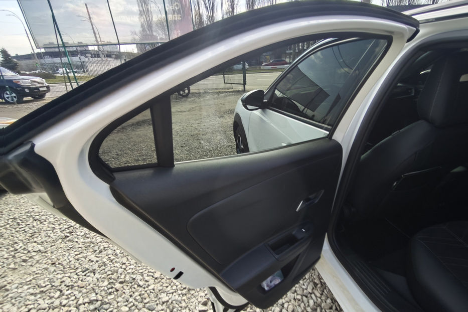 Продам Opel Mokka -e  50 kWh AT (136 к.с.) 2023 года в Киеве