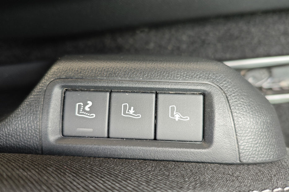 Продам Opel Mokka -e  50 kWh AT (136 к.с.) 2023 года в Киеве