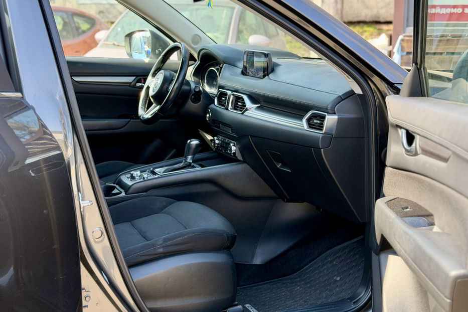 Продам Mazda CX-5 2.2D AT (175 к.с.) 4WD 2017 года в Киеве