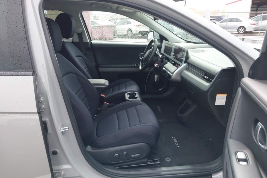 Продам Hyundai Ioniq Limited 2023 года в Львове