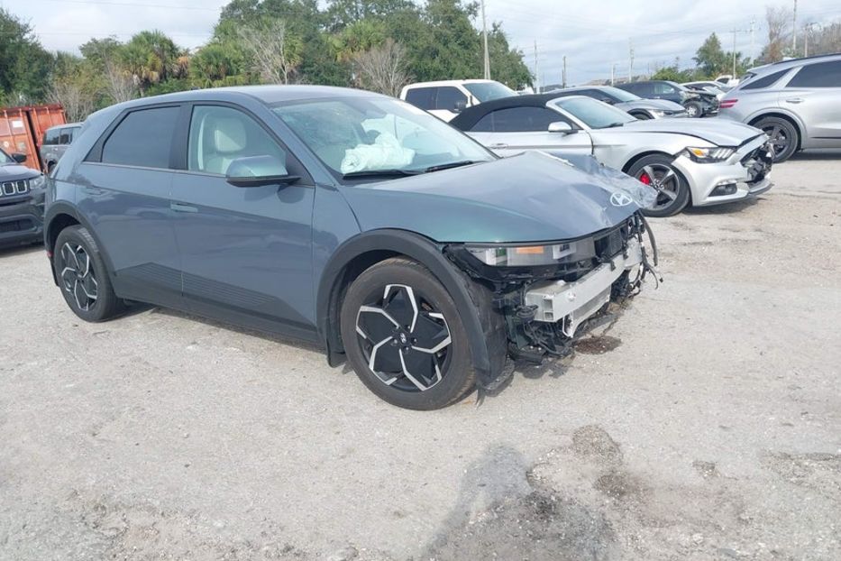 Продам Hyundai Ioniq SEL 2023 года в Львове