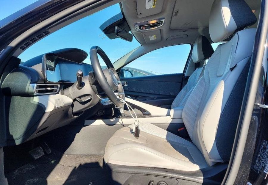 Продам Hyundai Elantra 2022 года в Львове