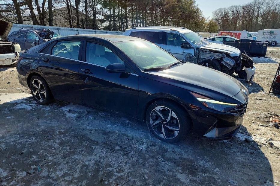 Продам Hyundai Elantra 2022 года в Львове