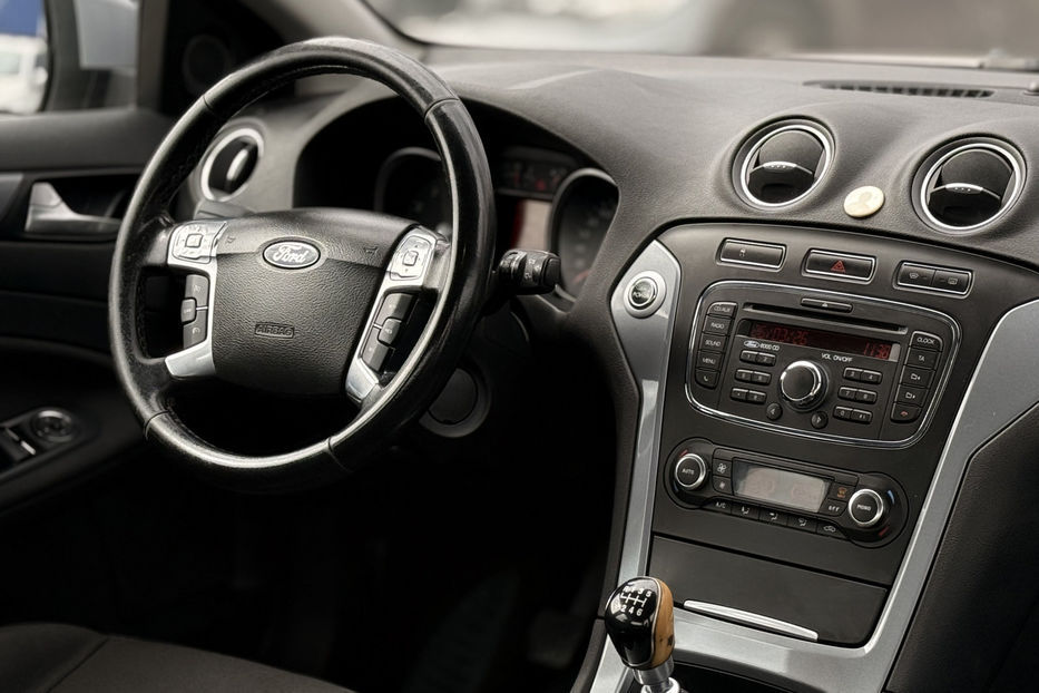 Продам Ford Mondeo 1.6 MT (160 к.с.) 2012 года в Киеве