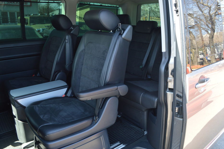 Продам Volkswagen Multivan Highline 2017 года в Одессе