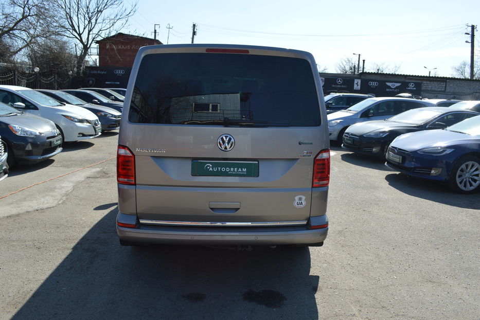 Продам Volkswagen Multivan Highline 2017 года в Одессе