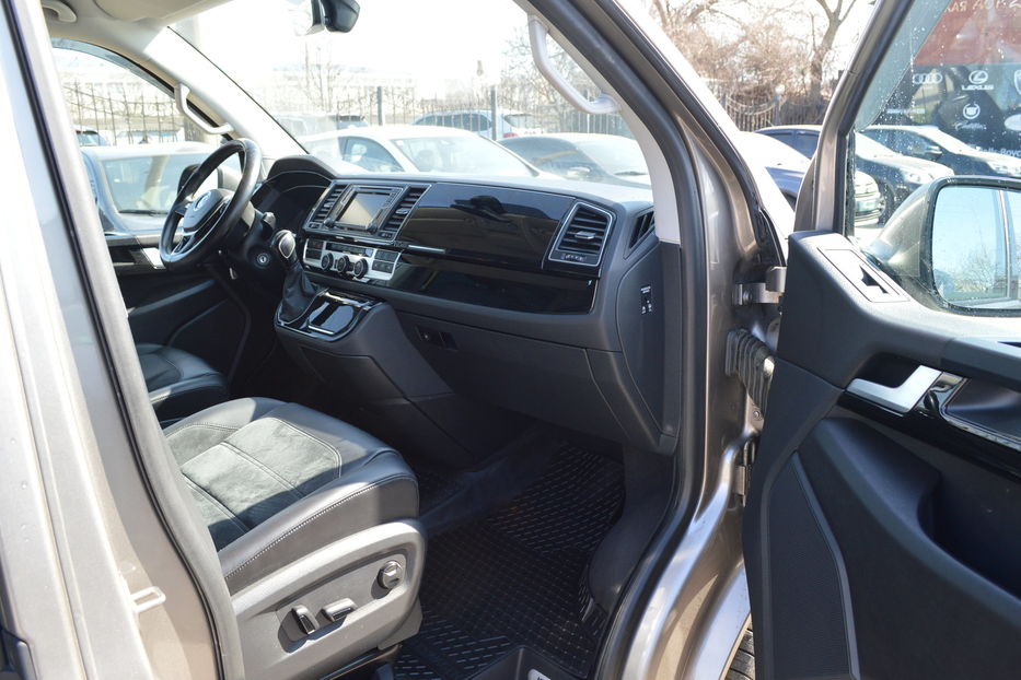 Продам Volkswagen Multivan Highline 2017 года в Одессе