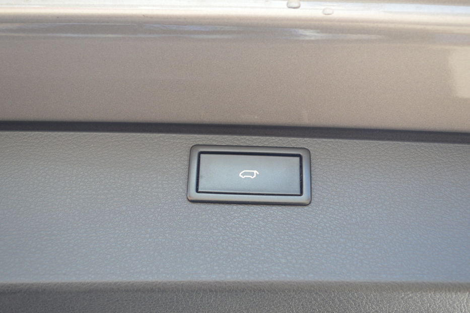 Продам Volkswagen Multivan Highline 2017 года в Одессе