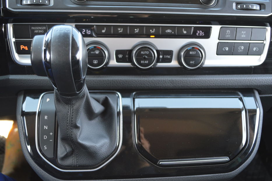 Продам Volkswagen Multivan Highline 2017 года в Одессе