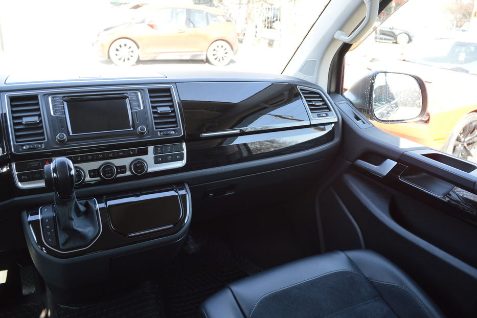 Продам Volkswagen Multivan Highline 2017 года в Одессе