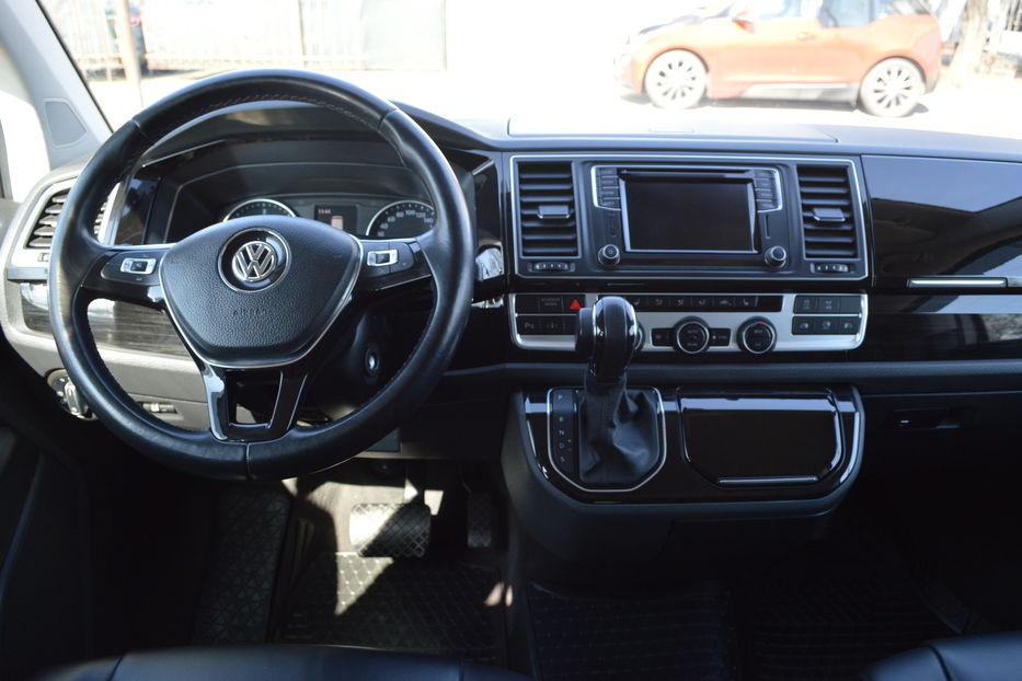 Продам Volkswagen Multivan Highline 2017 года в Одессе