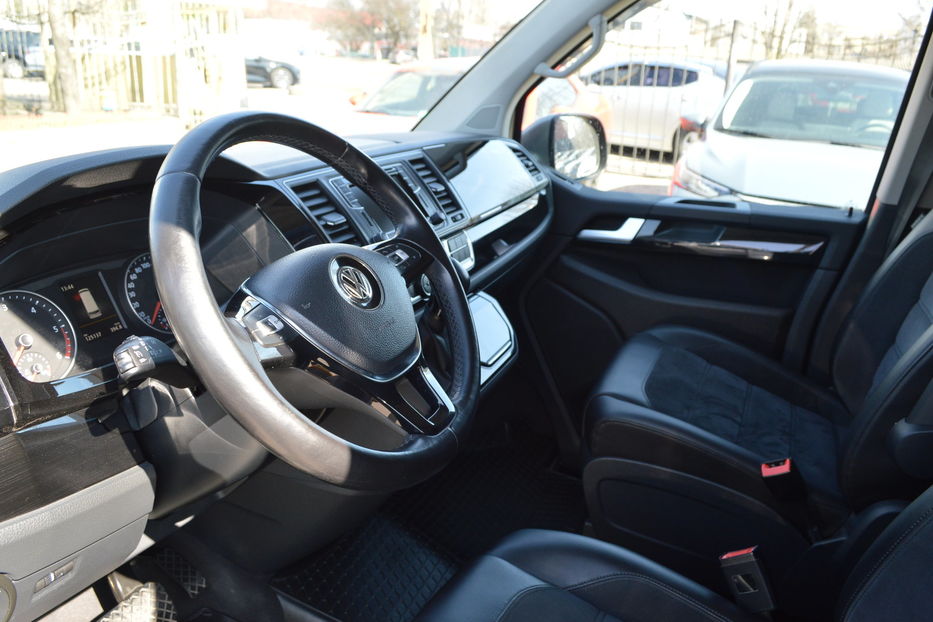 Продам Volkswagen Multivan Highline 2017 года в Одессе