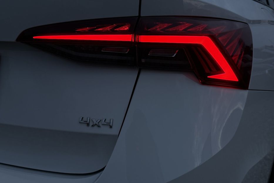 Продам Skoda Octavia А8 2.0 TDI 150к.с АТ 4х4 МАСАЖ 2022 года в Львове