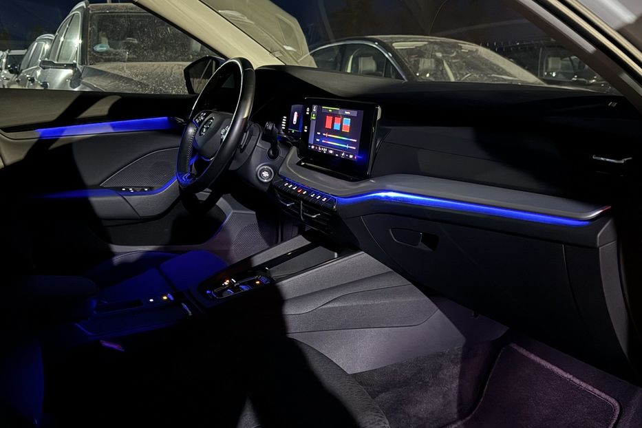 Продам Skoda Octavia А8 2.0 TDI 150к.с АТ 4х4 МАСАЖ 2022 года в Львове