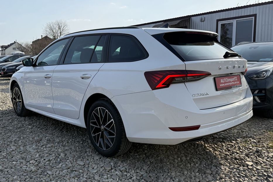 Продам Skoda Octavia А8 2.0 TDI 150к.с АТ 4х4 МАСАЖ 2022 года в Львове