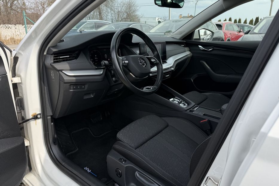 Продам Skoda Octavia А8 2.0 TDI 150к.с АТ 4х4 МАСАЖ 2022 года в Львове