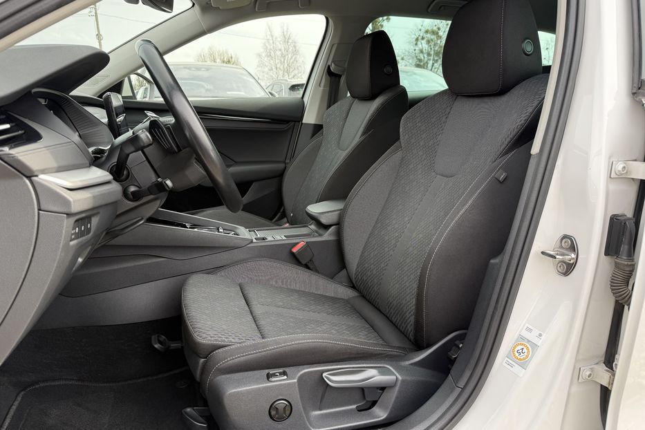 Продам Skoda Octavia А8 2.0 TDI 150к.с АТ 4х4 МАСАЖ 2022 года в Львове