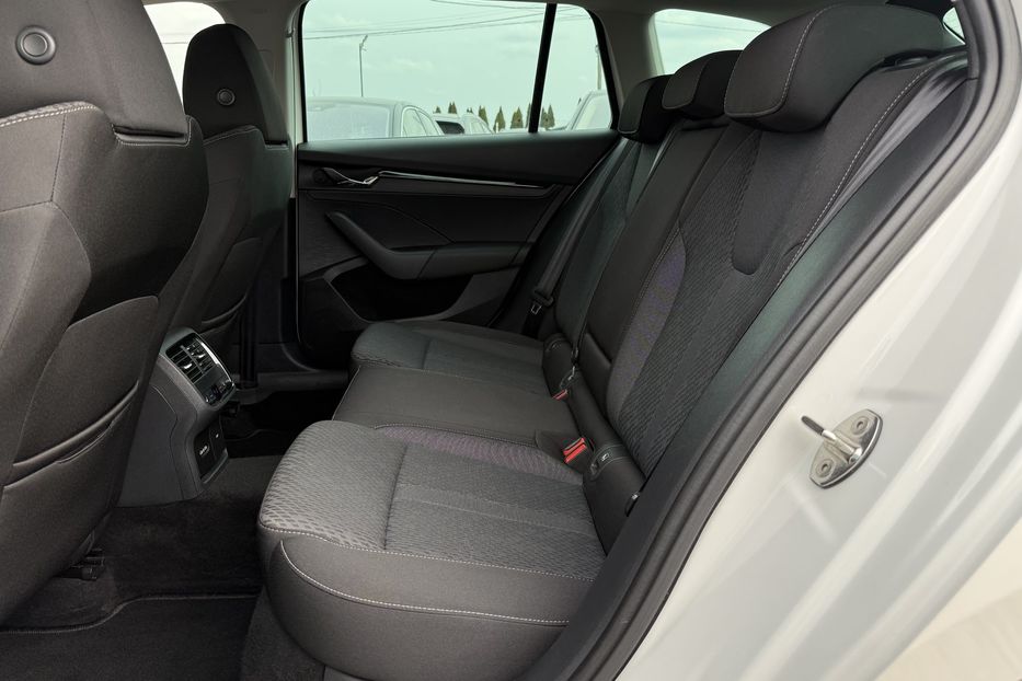 Продам Skoda Octavia А8 2.0 TDI 150к.с АТ 4х4 МАСАЖ 2022 года в Львове