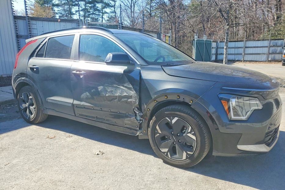 Продам Kia Niro 2024 года в Львове