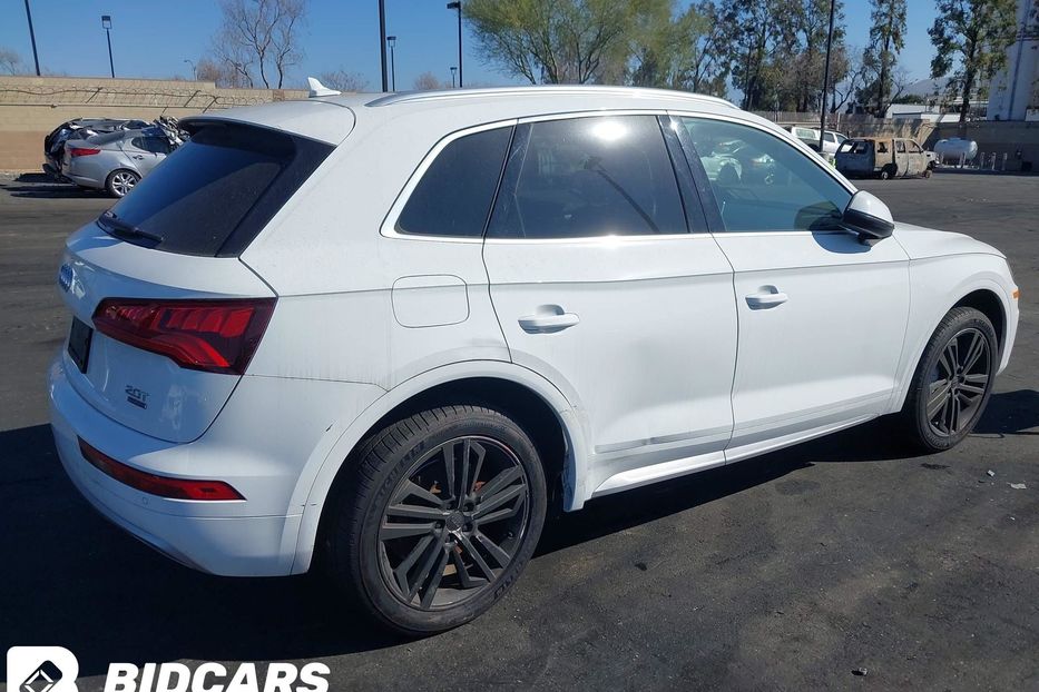 Продам Audi Q5 Premium 2018 года в Львове