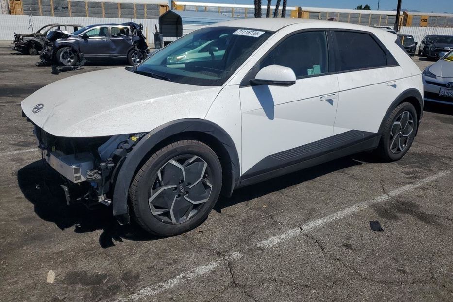 Продам Hyundai Ioniq SE 2024 года в Львове