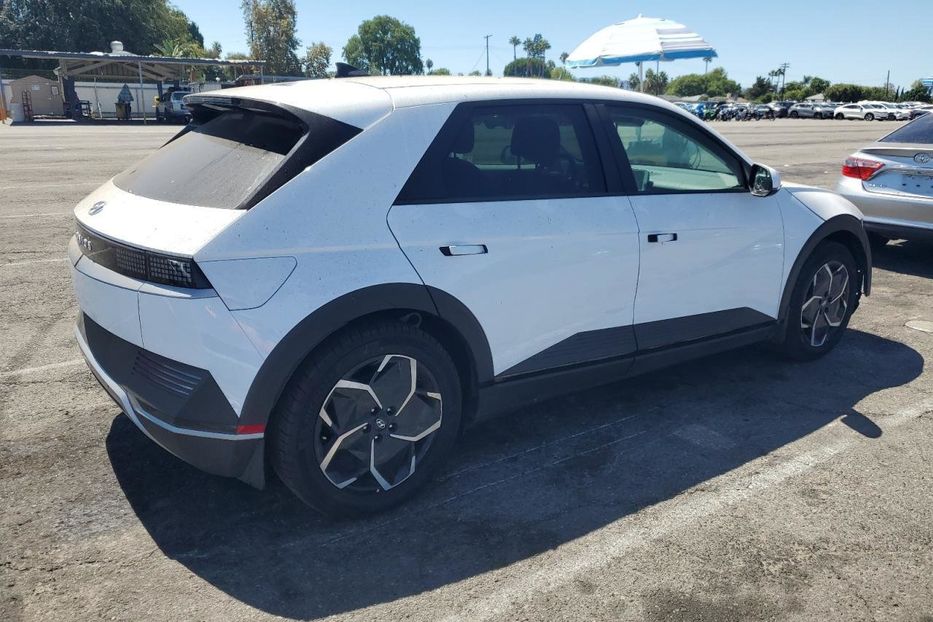 Продам Hyundai Ioniq SE 2024 года в Львове