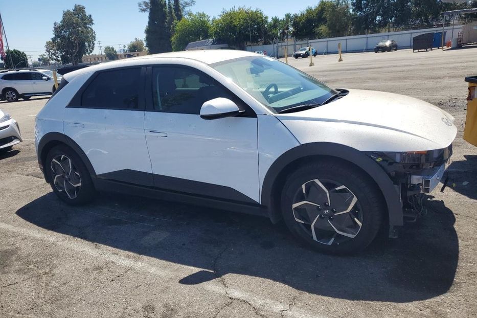 Продам Hyundai Ioniq SE 2024 года в Львове