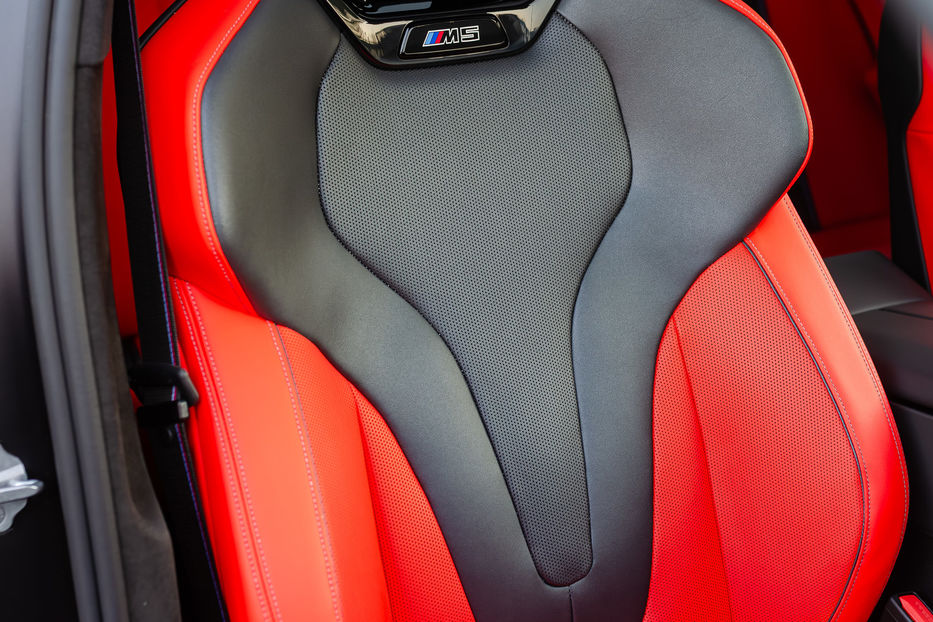 Продам BMW M5 Hybrid MXdrive 2024 года в Киеве