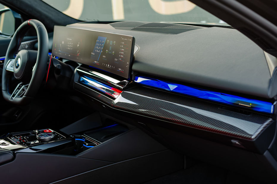 Продам BMW M5 Hybrid MXdrive 2024 года в Киеве