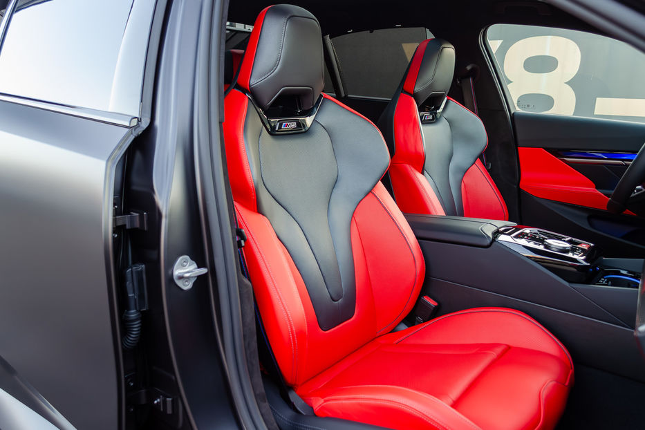 Продам BMW M5 Hybrid MXdrive 2024 года в Киеве