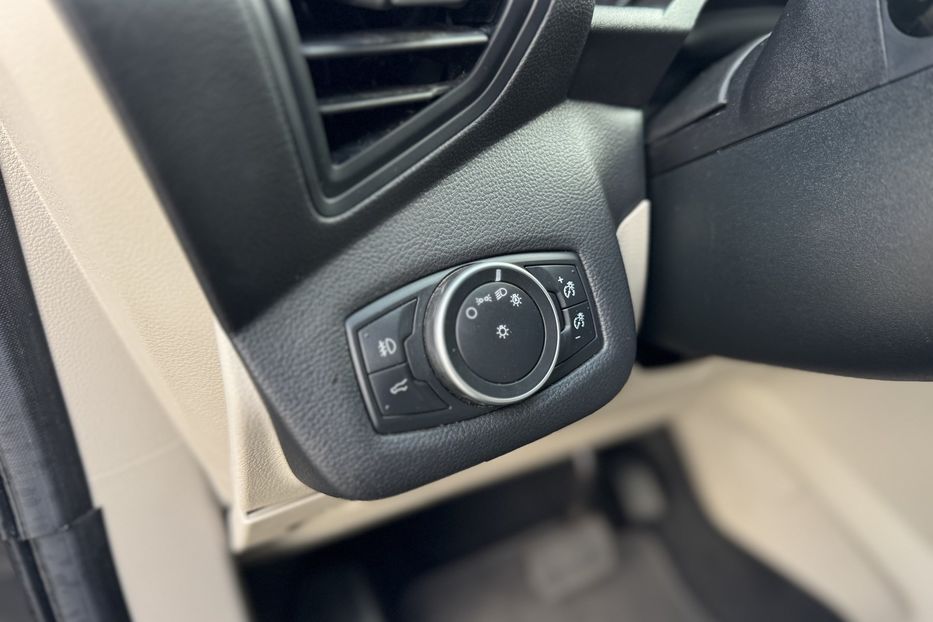 Продам Ford Escape (COMIS) 4х4 2018 года в г. Умань, Черкасская область