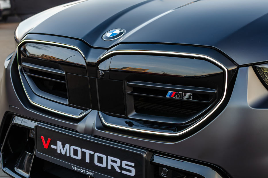 Продам BMW M5 Hybrid MXdrive 2024 года в Киеве