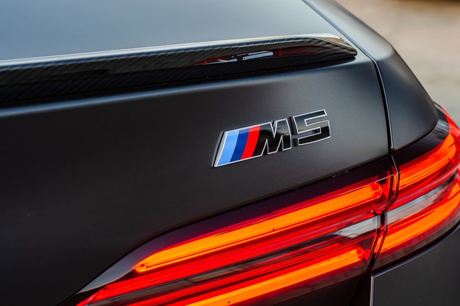 Продам BMW M5 Hybrid MXdrive 2024 года в Киеве