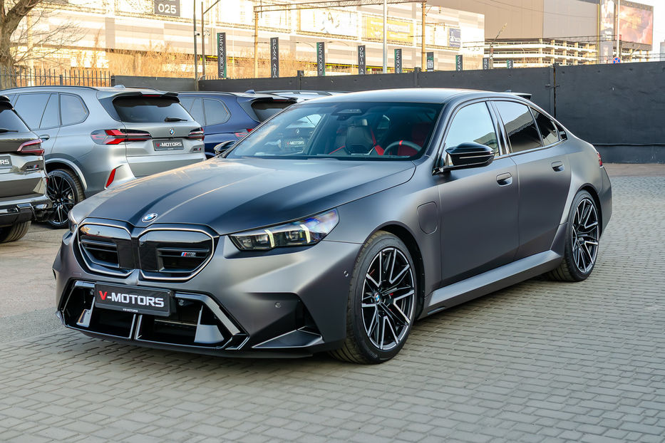 Продам BMW M5 Hybrid MXdrive 2024 года в Киеве
