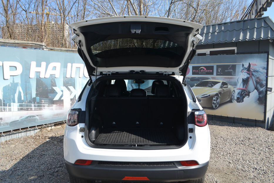 Продам Jeep Compass 2.0T 9AT (200 к.с.) 4x4 2023 года в Киеве