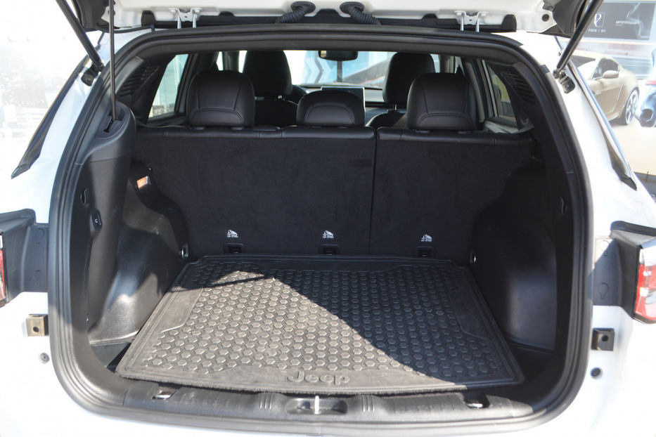 Продам Jeep Compass 2.0T 9AT (200 к.с.) 4x4 2023 года в Киеве