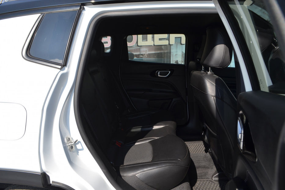 Продам Jeep Compass 2.0T 9AT (200 к.с.) 4x4 2023 года в Киеве