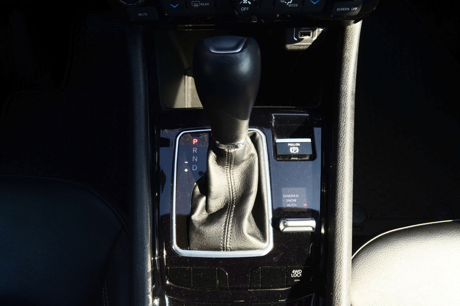 Продам Jeep Compass 2.0T 9AT (200 к.с.) 4x4 2023 года в Киеве