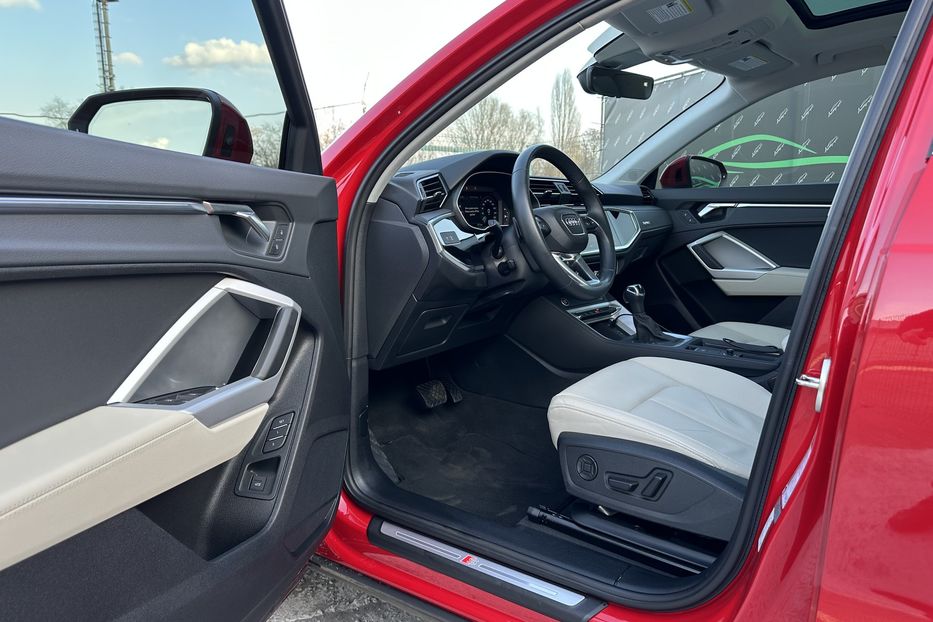 Продам Audi Q3 Quattro 45TFSI S-Line 2024 года в Киеве