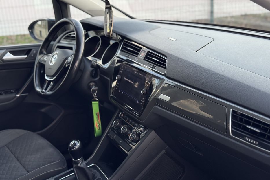 Продам Volkswagen Touran (COMIS) 2018 года в г. Умань, Черкасская область