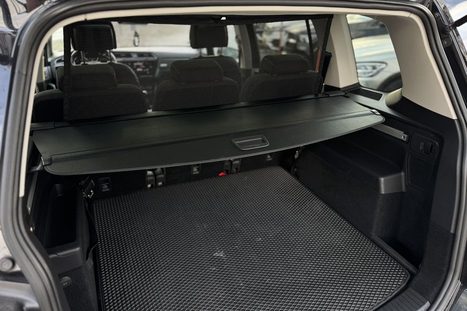 Продам Volkswagen Touran (COMIS) 2018 года в г. Умань, Черкасская область