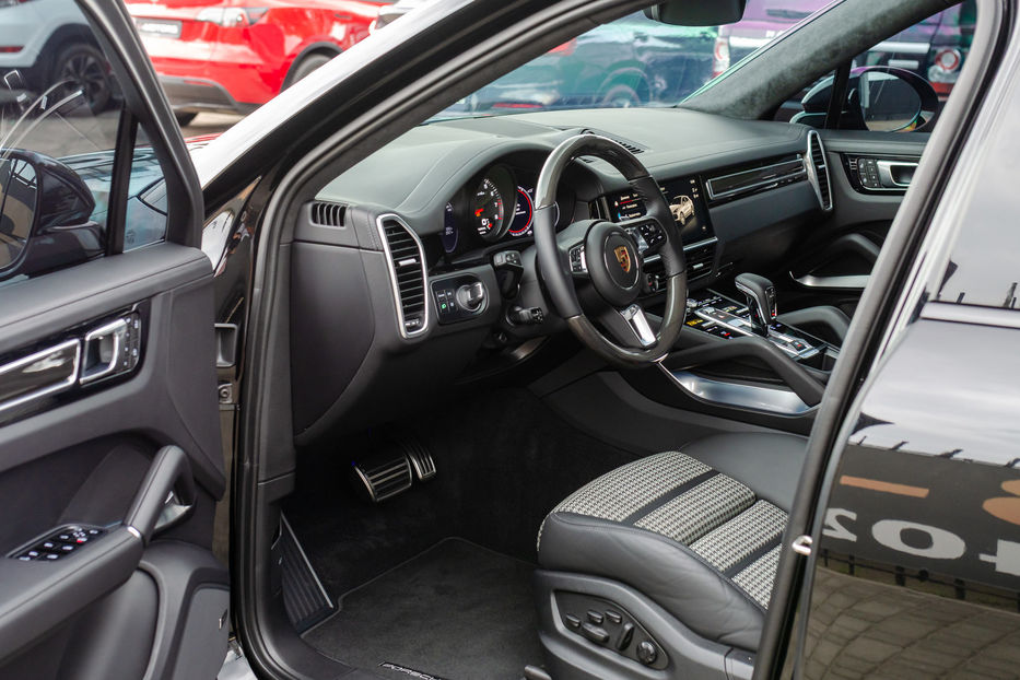 Продам Porsche Cayenne Coupe Turbo 2023 года в Киеве