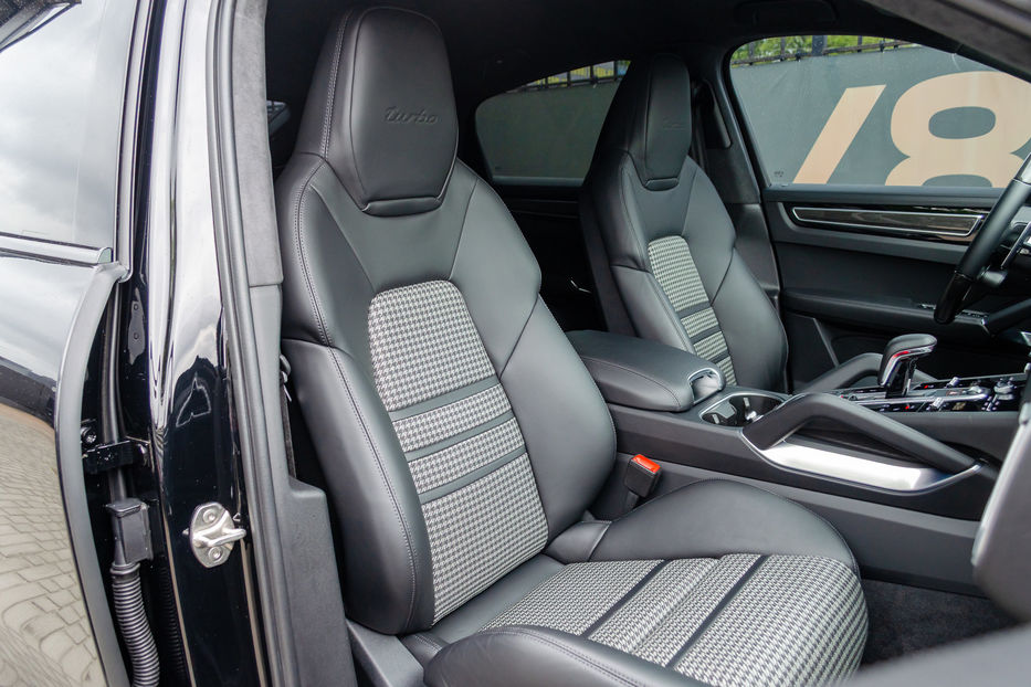 Продам Porsche Cayenne Coupe Turbo 2023 года в Киеве