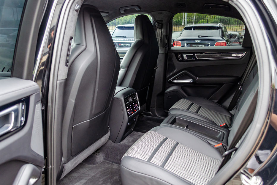 Продам Porsche Cayenne Coupe Turbo 2023 года в Киеве